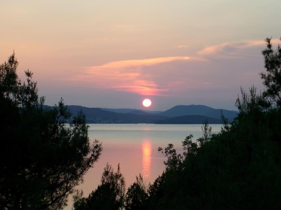 Ferienhaus Am Wasser - Kuca Rio - Iberische Finca In Dalmatien 比利切 外观 照片