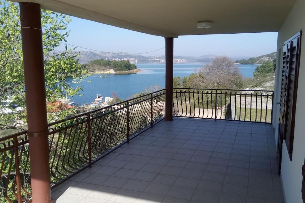 Ferienhaus Am Wasser - Kuca Rio - Iberische Finca In Dalmatien 比利切 外观 照片