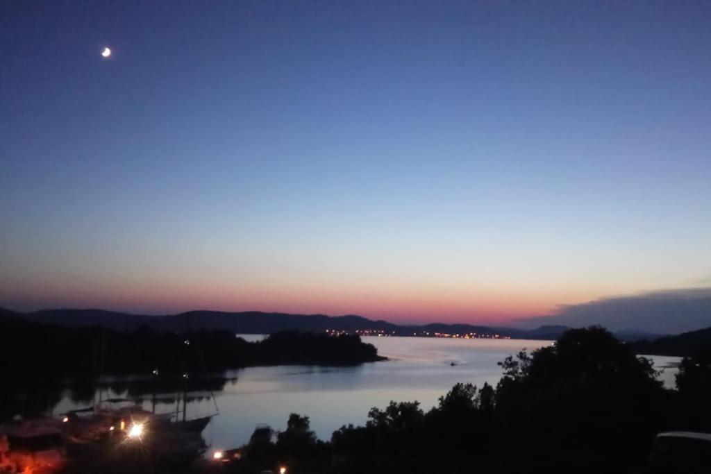 Ferienhaus Am Wasser - Kuca Rio - Iberische Finca In Dalmatien 比利切 外观 照片